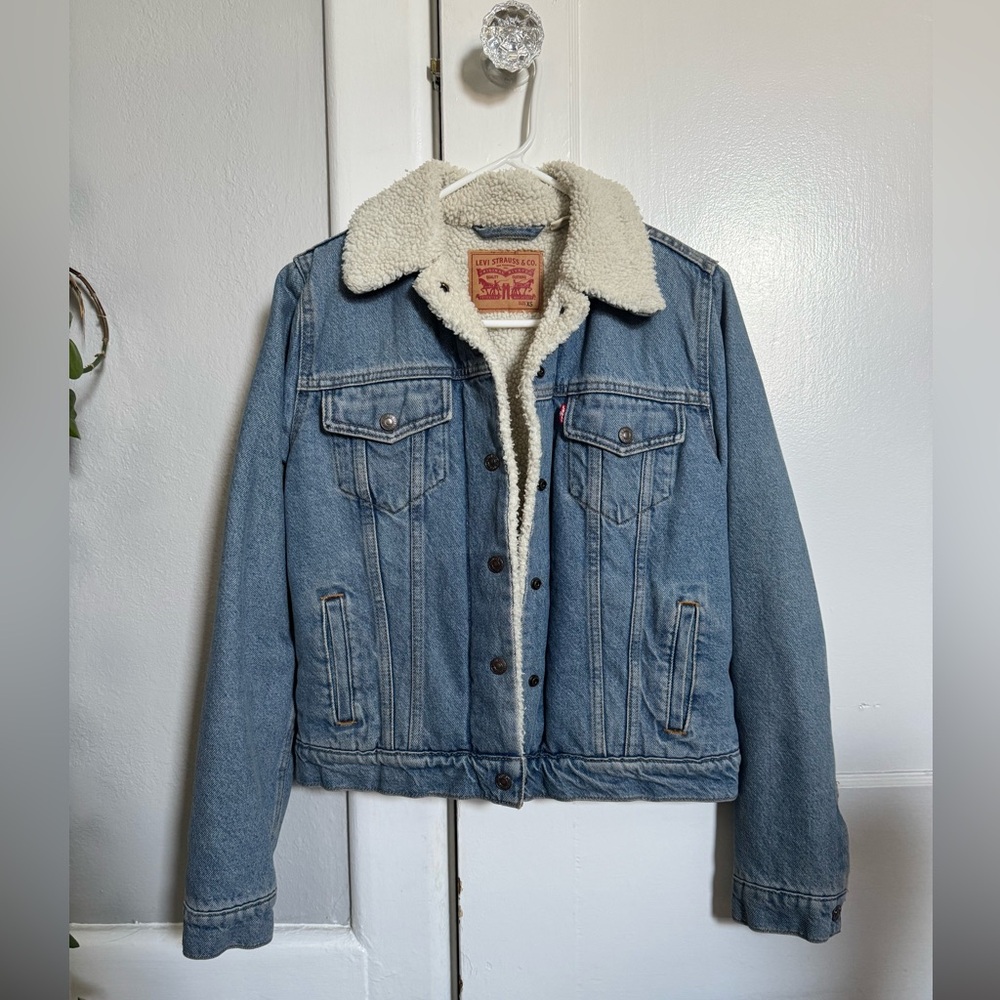 Levi’s Jean Jacket Sherpa Jacket size XS